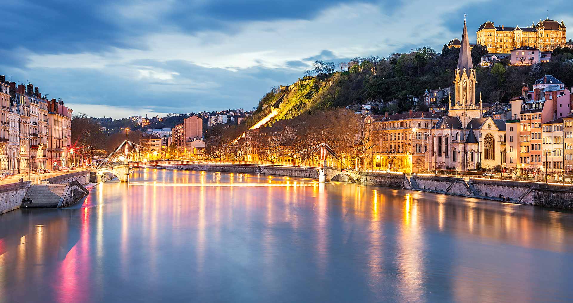 paysage de la ville de lyon de nuit